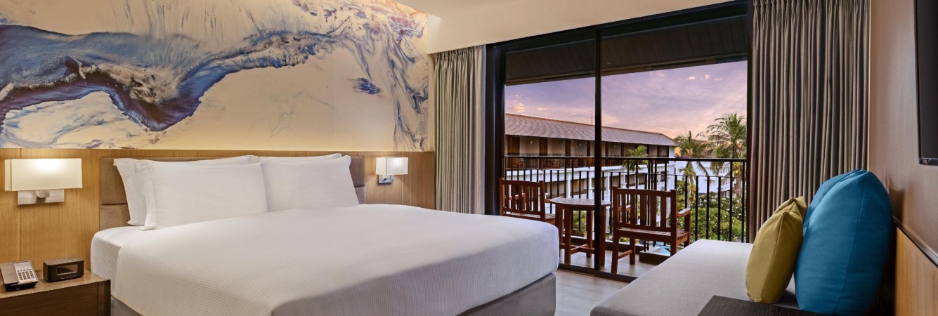 double-tree-phuket-banthai-resort-bedroom-king-premium-thailandtravel