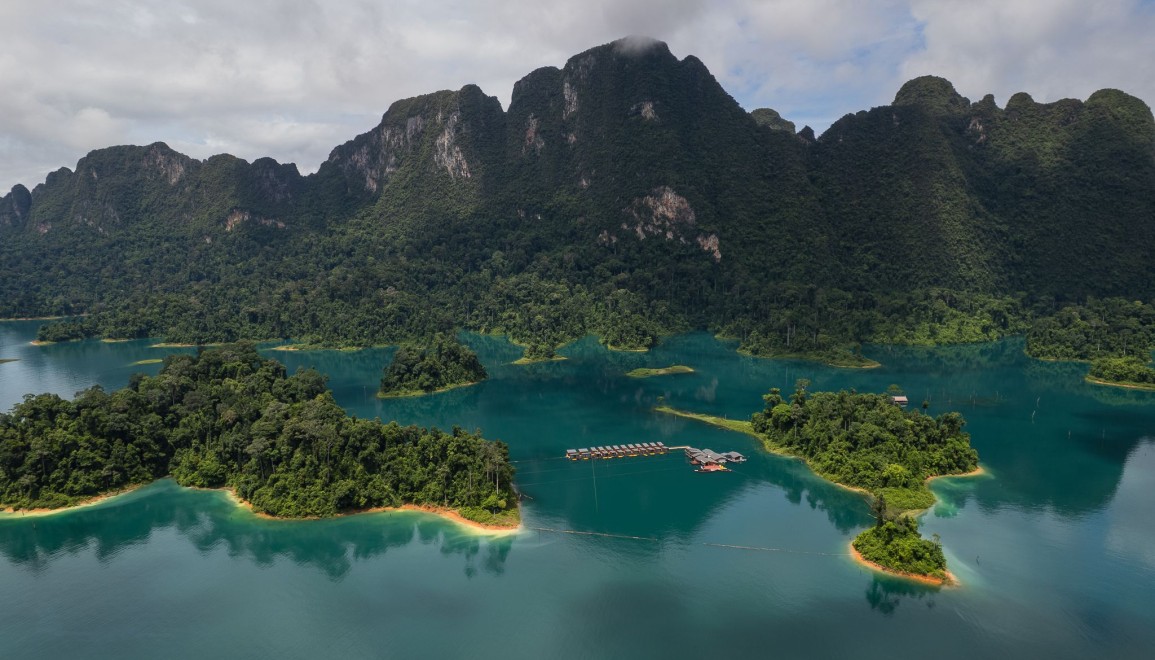 drone-360-issara-floating-resort-khao-sok-thailandtravel
