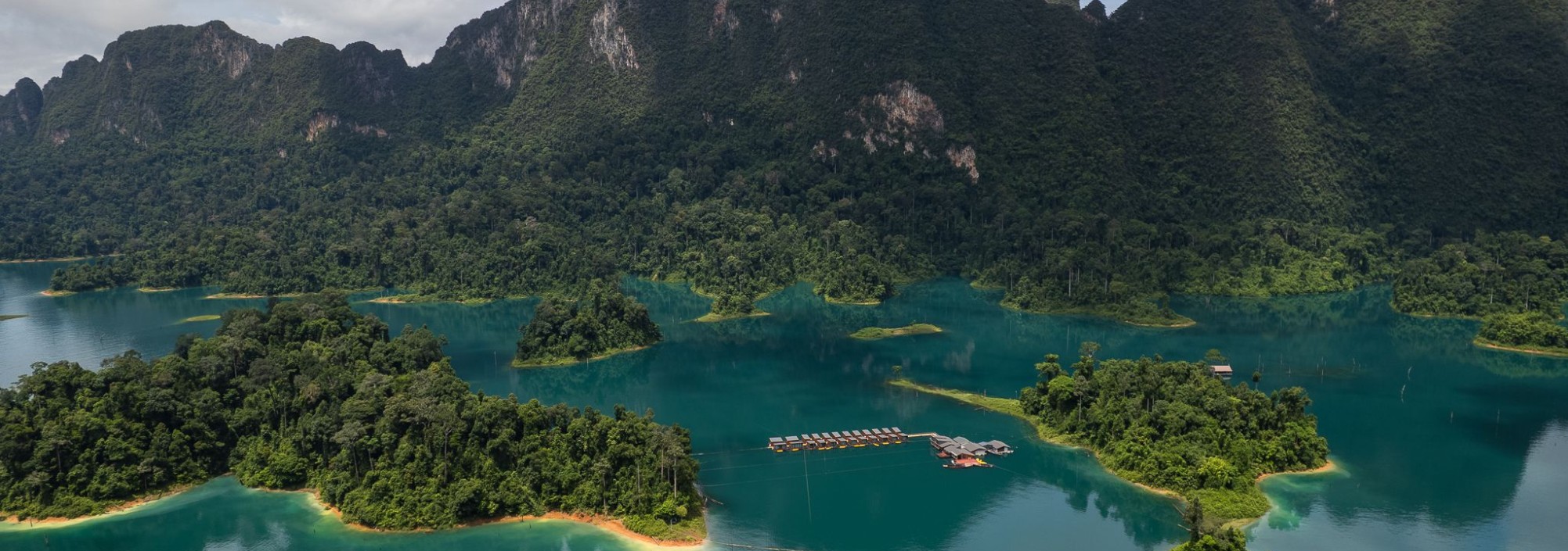 drone-360-issara-floating-resort-khao-sok-thailandtravel