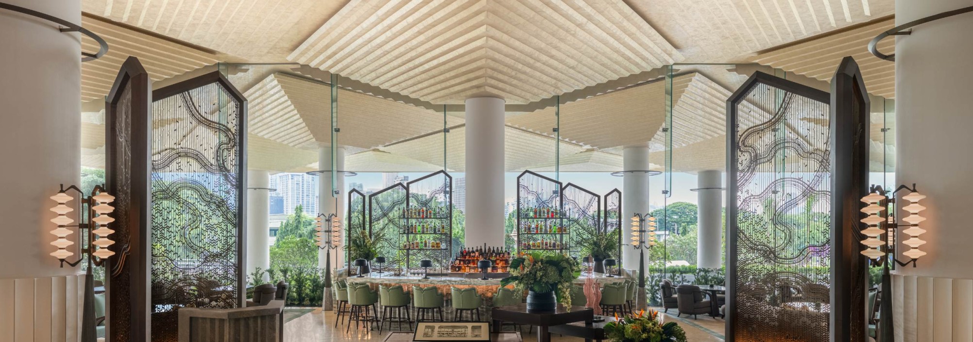 dusit-thani-bangkok-lobby-bar-thailandtravel