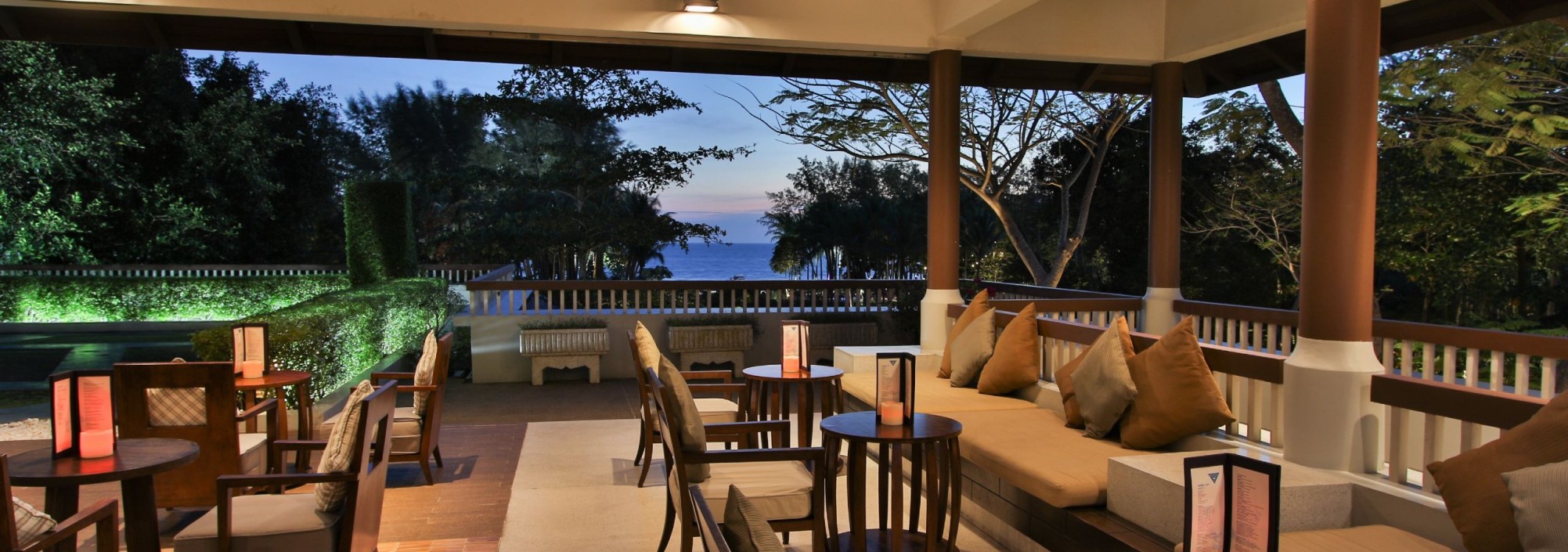 dusit-thani-krabi-martinis-thailandtravel