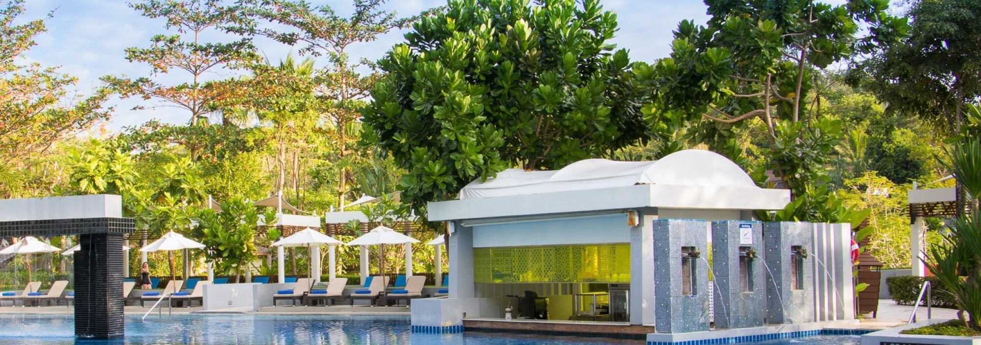 dusit-thani-krabi-poolbar-thailandtravel