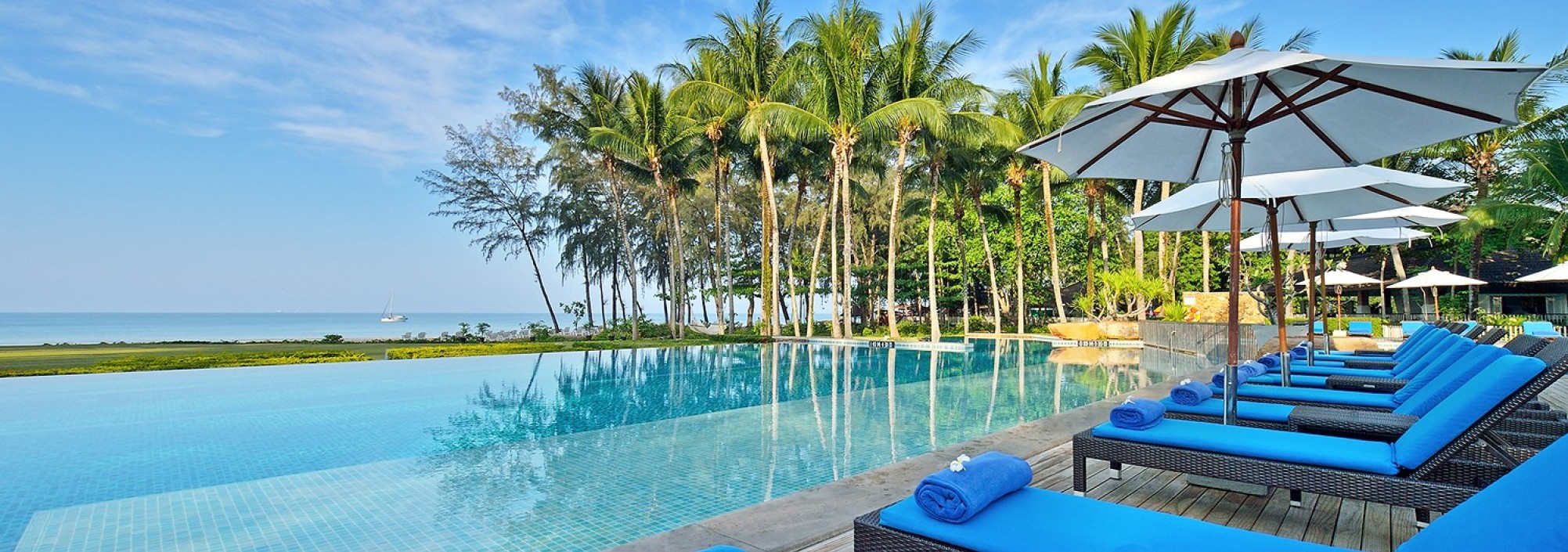 dusit-thani-krabi-zwembad-palmen-thailandtravel