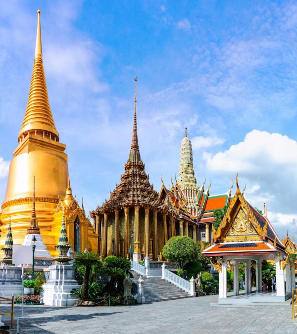 emerald-buddha-wat-phra-kaew-thailand-travel-1