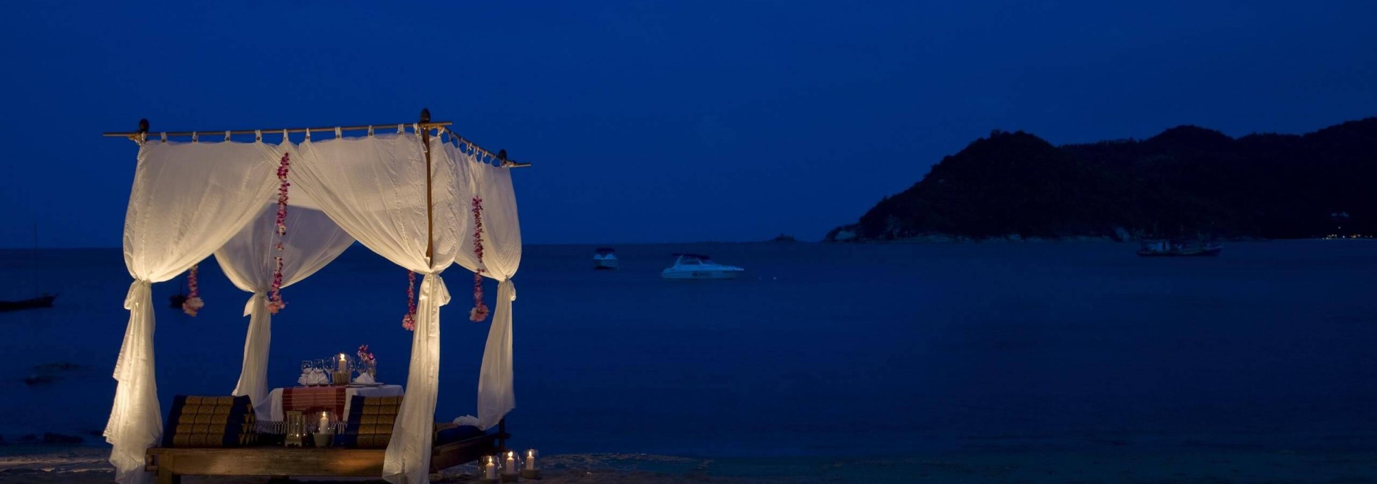 exclusive-dinner-santhiya-resort-phangan-thailandtravel