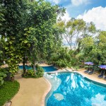 fair-house-beach-resort-koh-samui-swimming-pool-ligbedden-thailandtravel