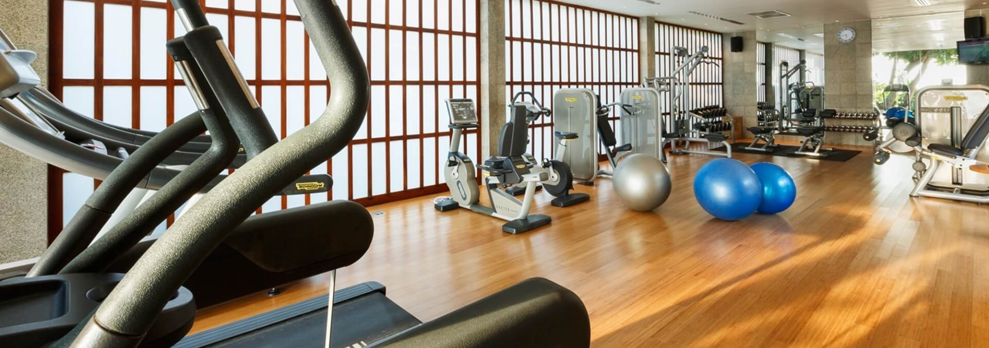 fitness-gym-the-surin-phuket-thailandtravel