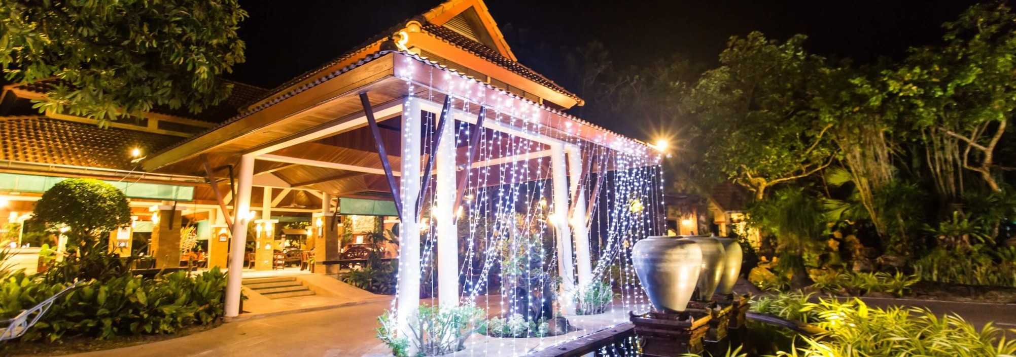 front-gate-entree-koh-chang-paradise-resort-thailand-travel