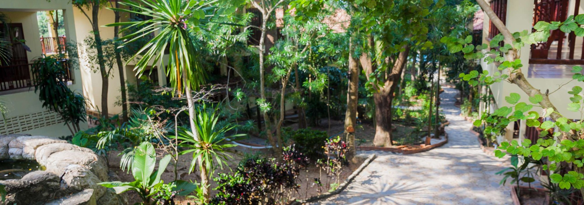 garden-entrance-havana-beach-resort-koh-phangan-2022