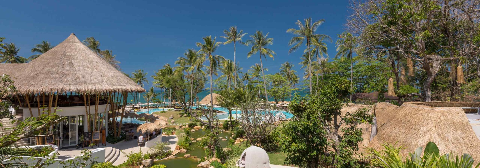 garden-pool-eden-beach-khao-lak-thailandtravel