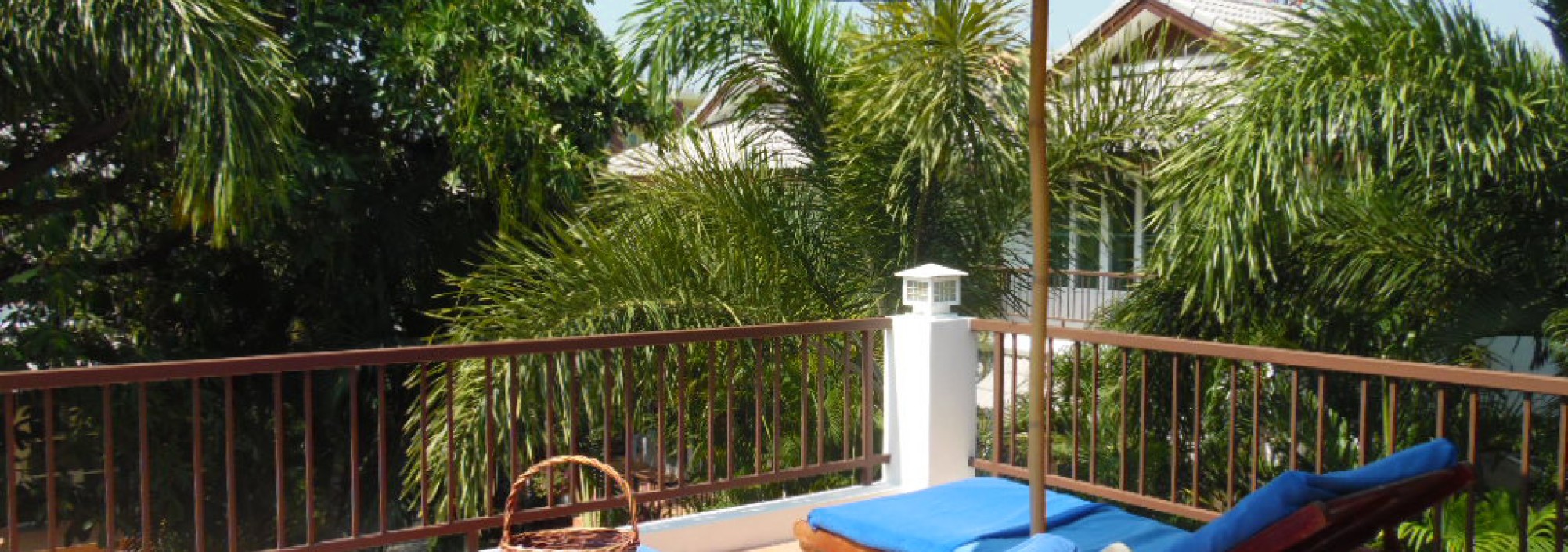 garden-veranda-laksasubha-huahin