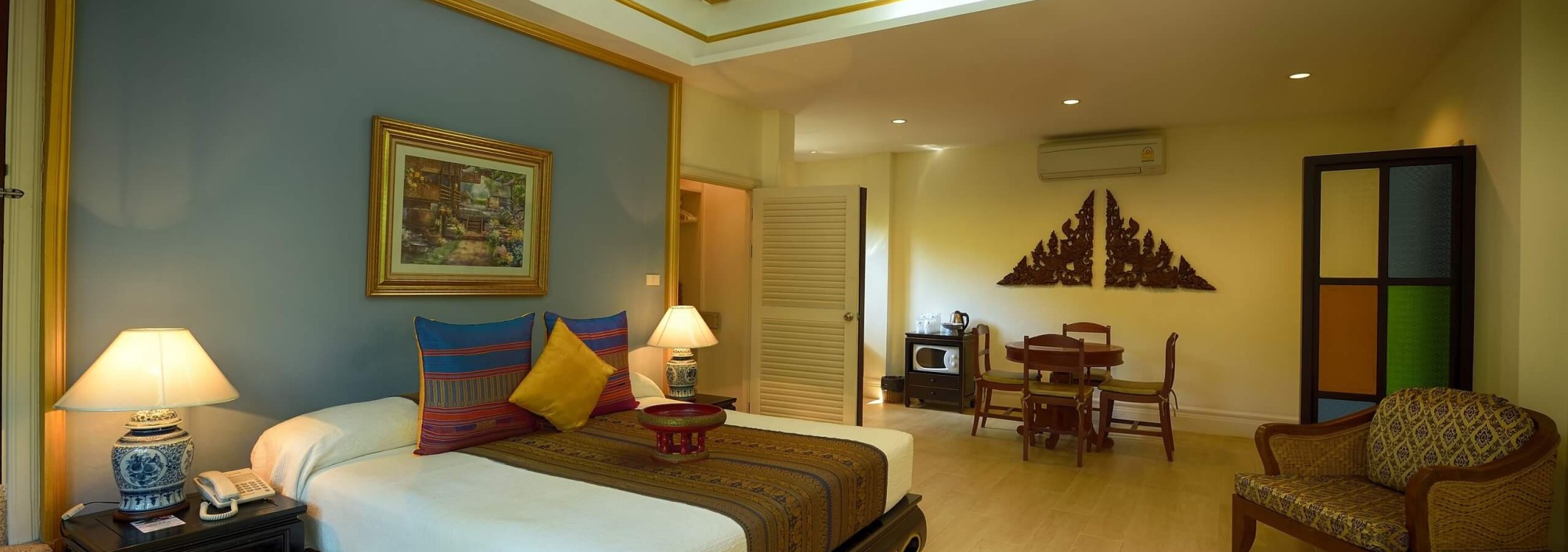 gold-antique-room-rabbit-resort-thailand-travel