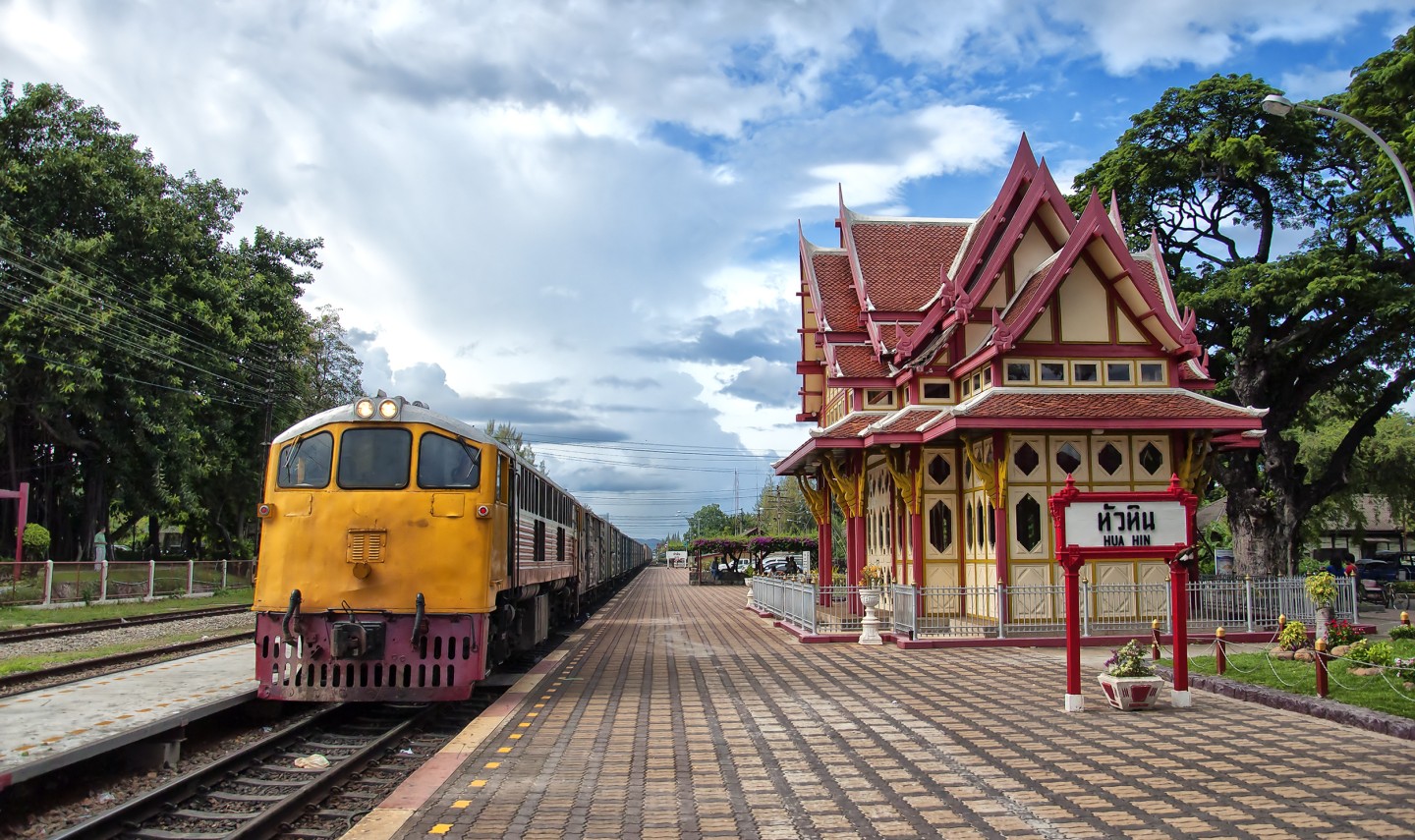 huahin-treinstation-oud-railwaystation-thailandtravel