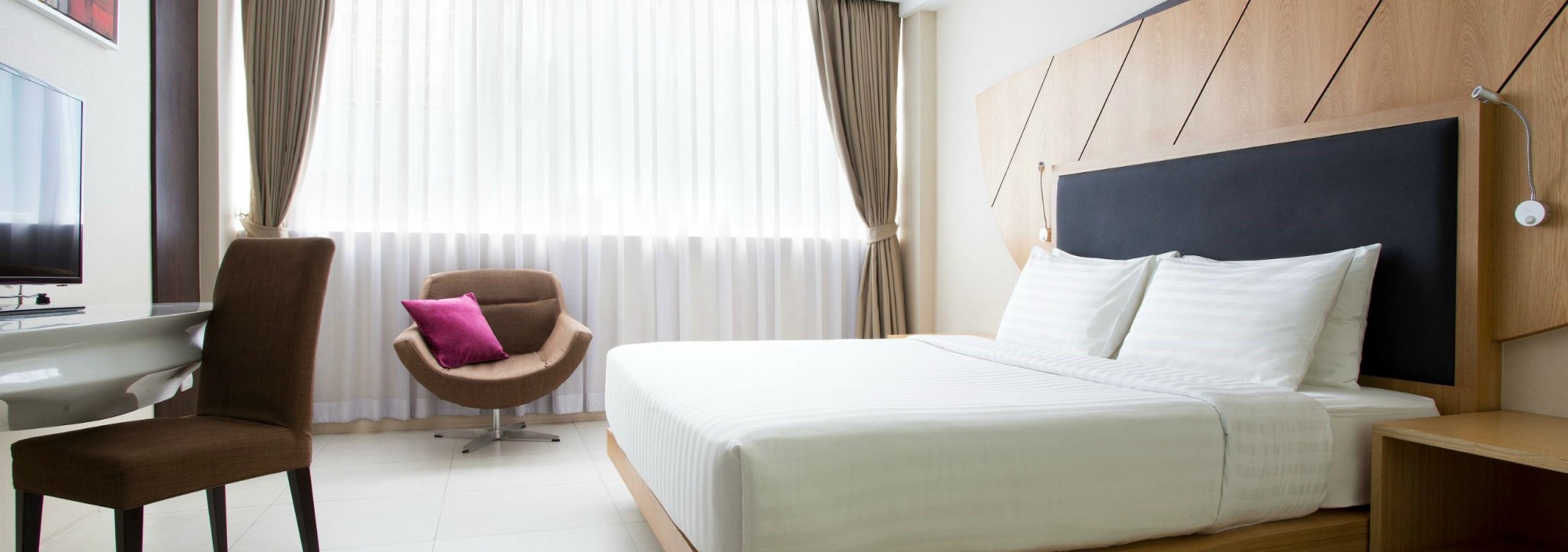 icon-hotel-bangkok-iconic-room-king-bureau-thailandtravel