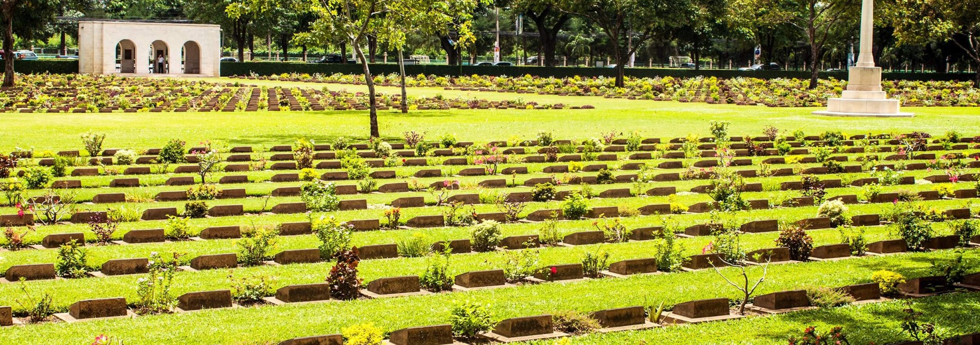kanchanaburi-erebegraafplaatsen-river-kwai-thailandtravel-1