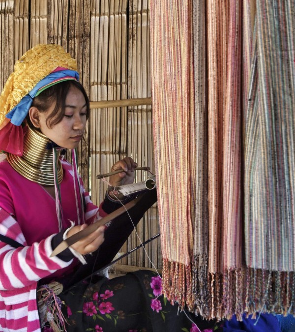 karen-long-neck-gouden-ringen-om-nek-thailandtravel-3