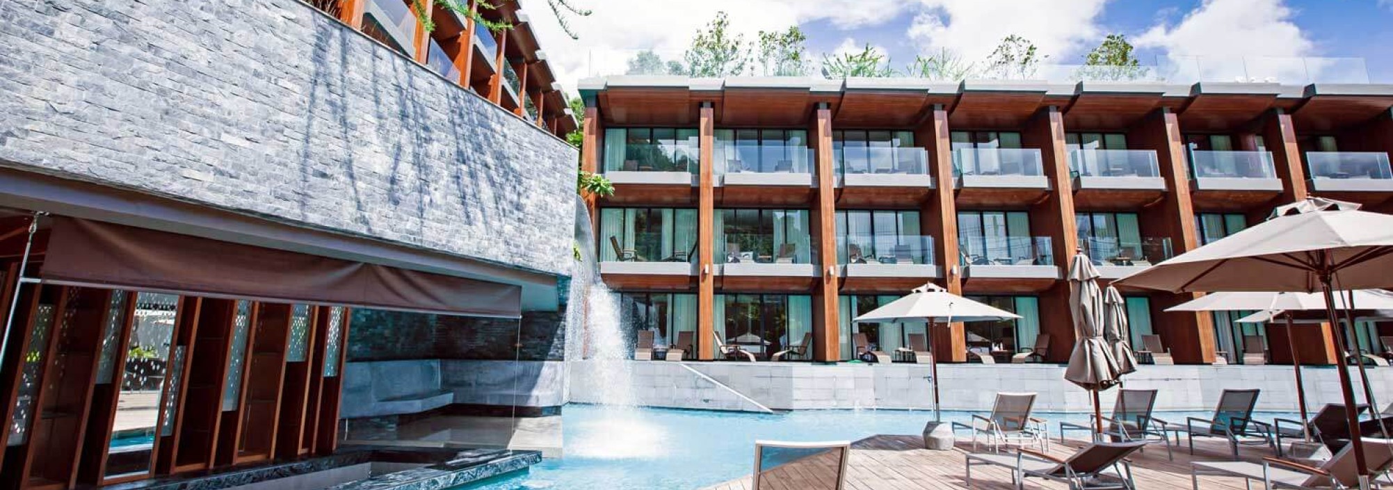 kc-grande-resort-koh-chang-cave-pool-bar-thailandtravel