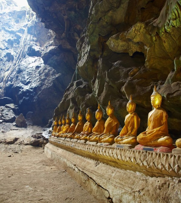 khao-luang-cave-phetchaburi-thailandtravel