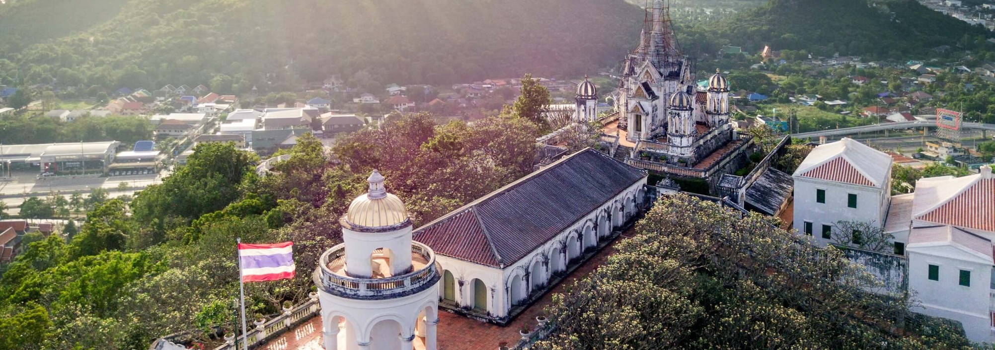 khao-wang-zomerpaleis-koning-rama-iv-petchaburi-thailandtravel