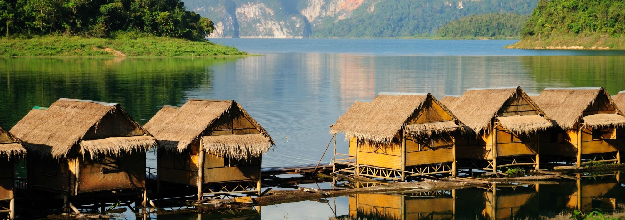 khaosok-lake-bambooraft-thailandtravel