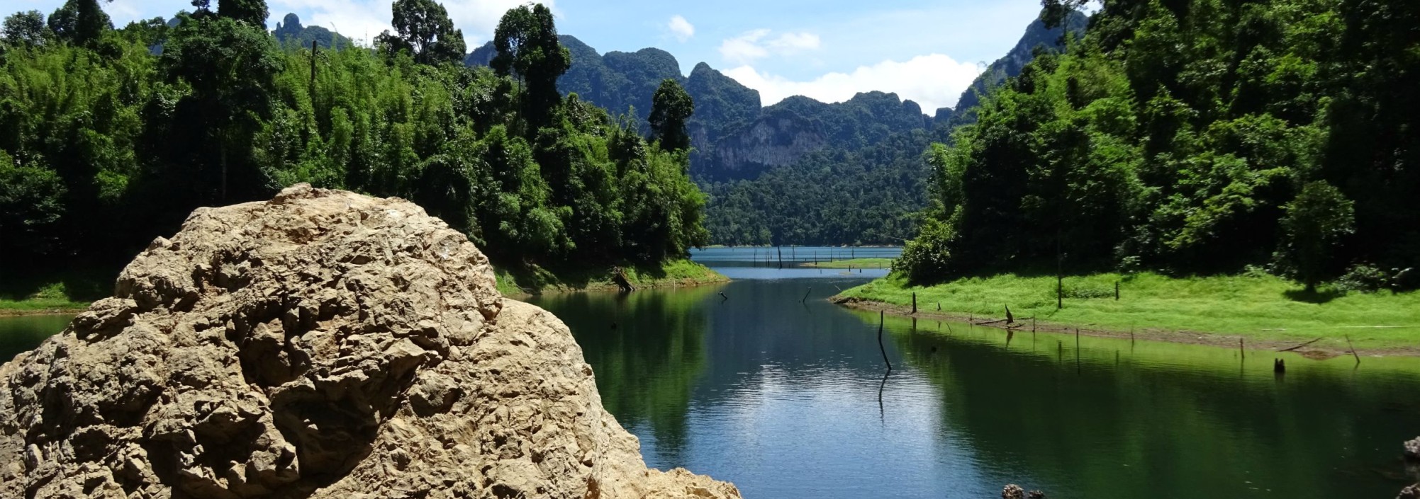 khaosok-lake-khaosoklake-meer-uitzicht-thailandtravel