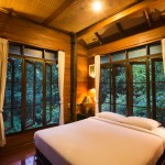 khum-lanna-chiang-mai-homestay-kamer-bed-hoek-thailandtravel