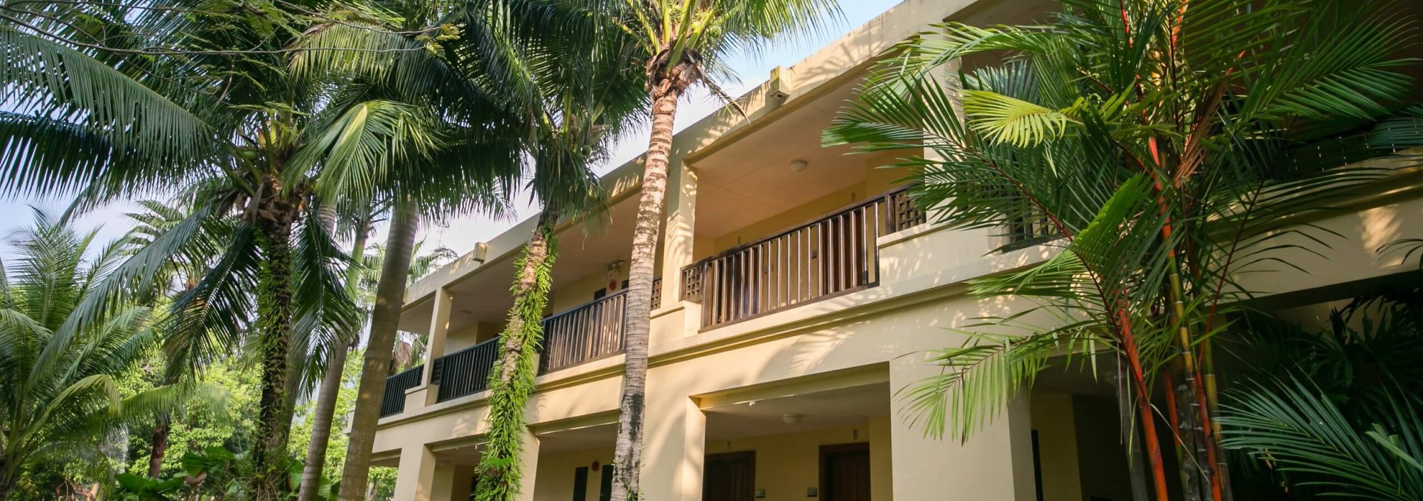 koh-chang-garden-wing-building-centara-tropicana-thailandtravel