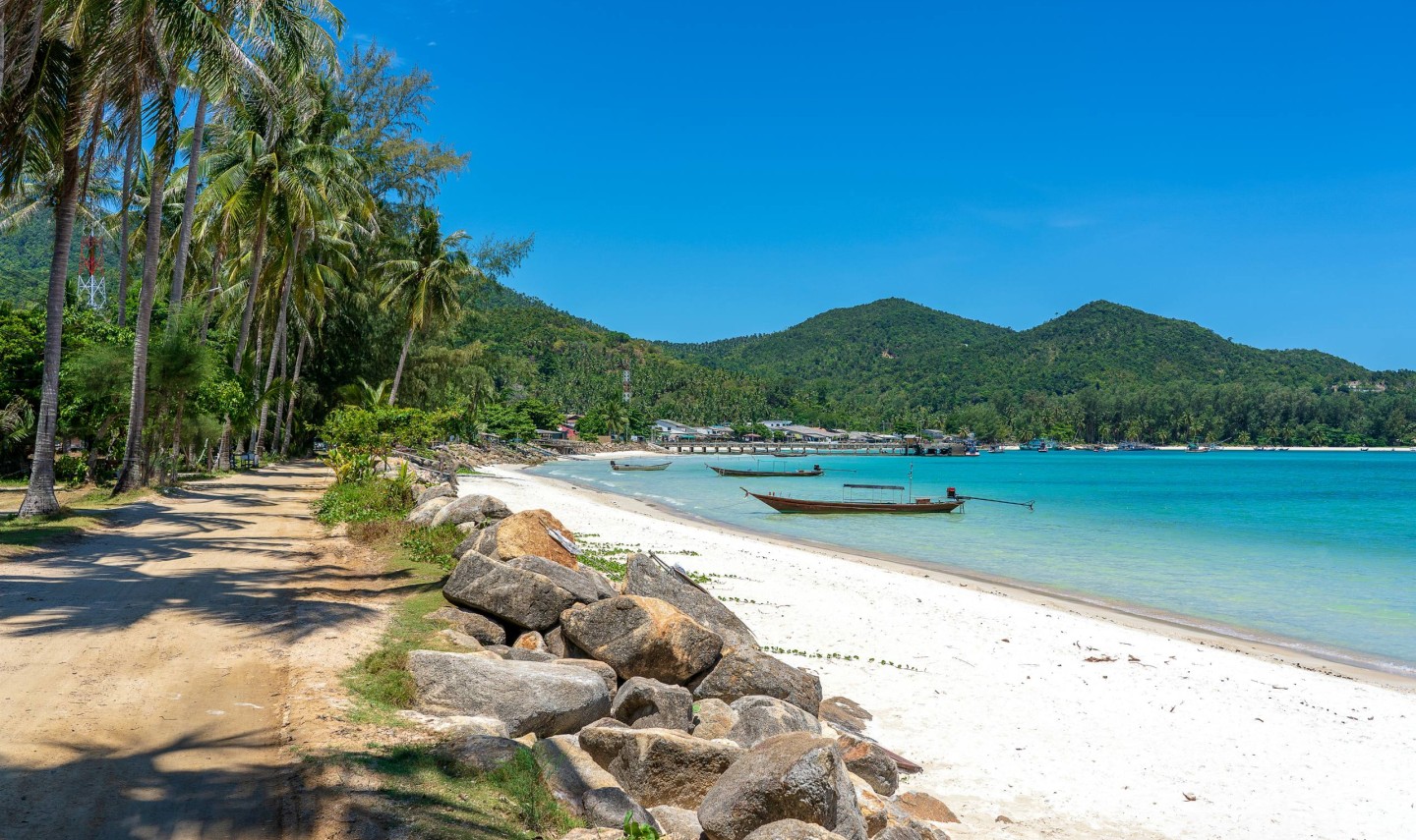 koh-phangan-beach-strand-zee-palmen-thailandtravel