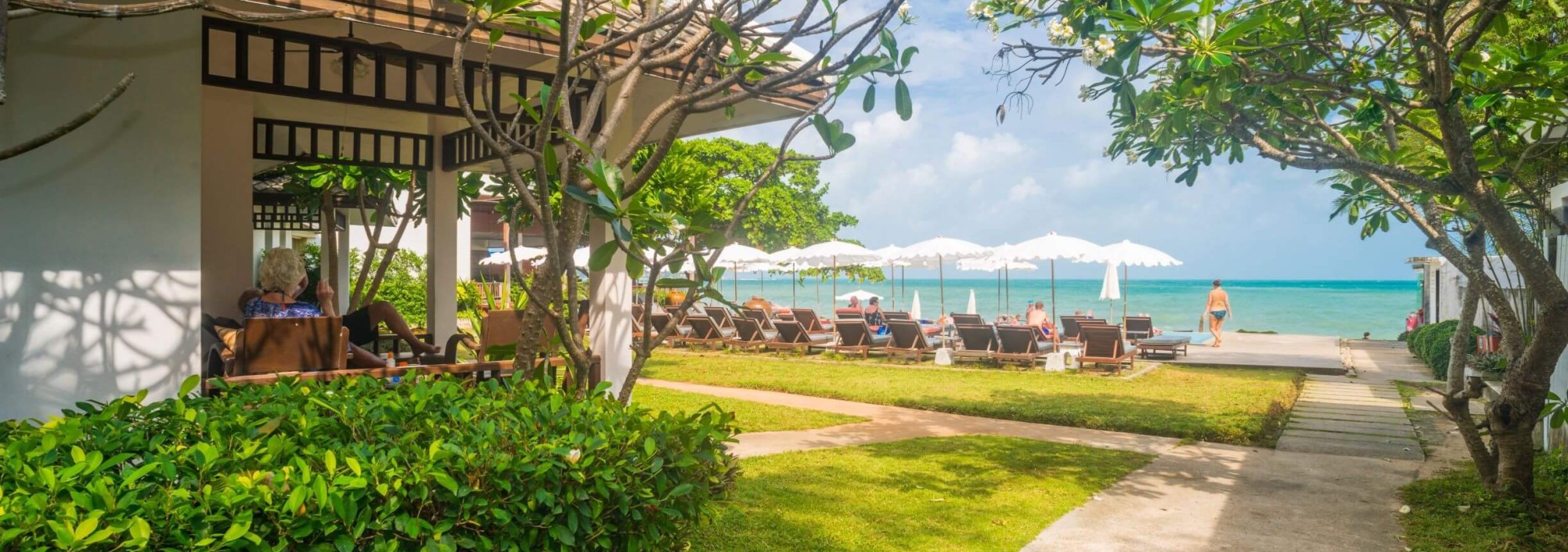 lamai-wanta-beach-resort-strand-pool-thailandtravel