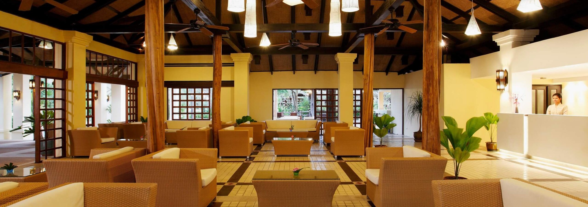 lobby-centara-koh-chang-tropicana-thailandtravel