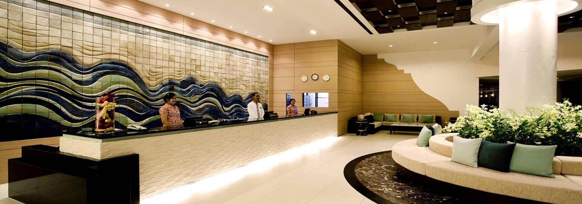 lobby-methavalai-hotel-cha-am-thailandtravel