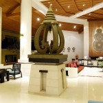 lobby-woraburi-resort-phuket-karon-thailand-travel-02