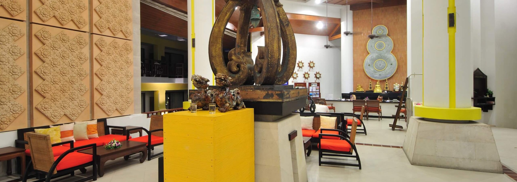 lobby-woraburi-resort-phuket-karon-thailand-travel