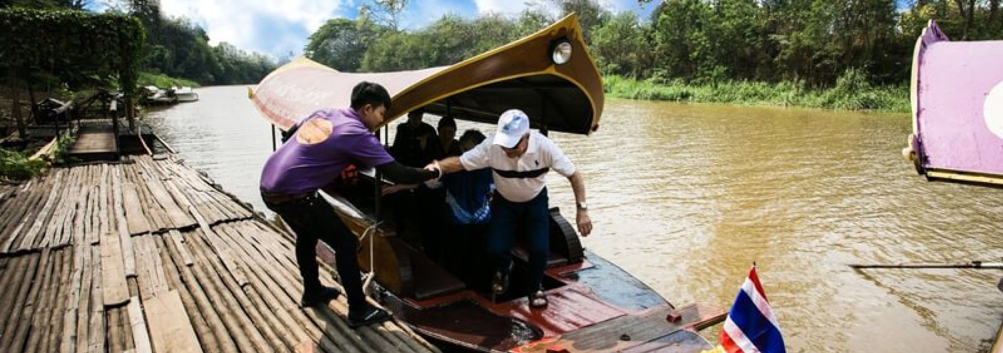 local-life-along-ping-river-by-boat-pier-samlor-thailandtravel