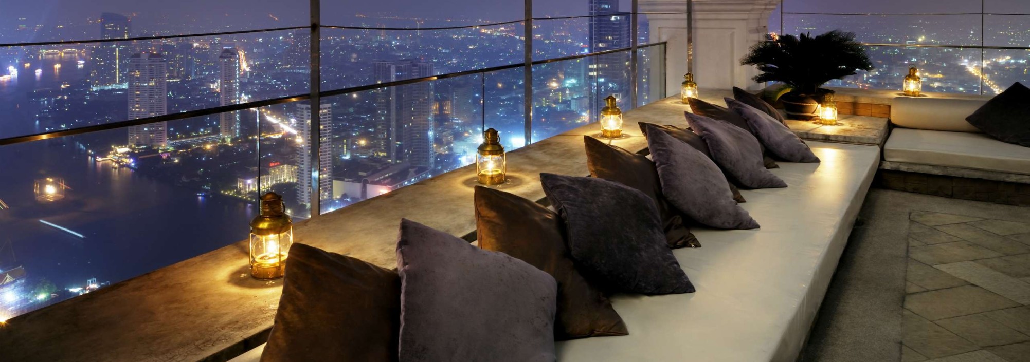 lounge-uitzicht-lebua-at-state-tower-bangkok-thailandtravel