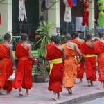 luangprabang-monniken-laos-thailandtravel