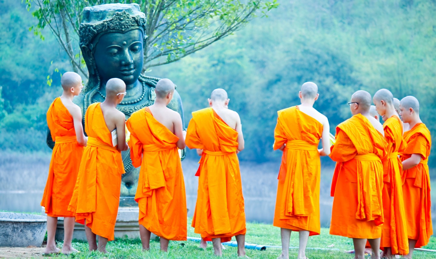 monniken-camnbodia-thailandtravel