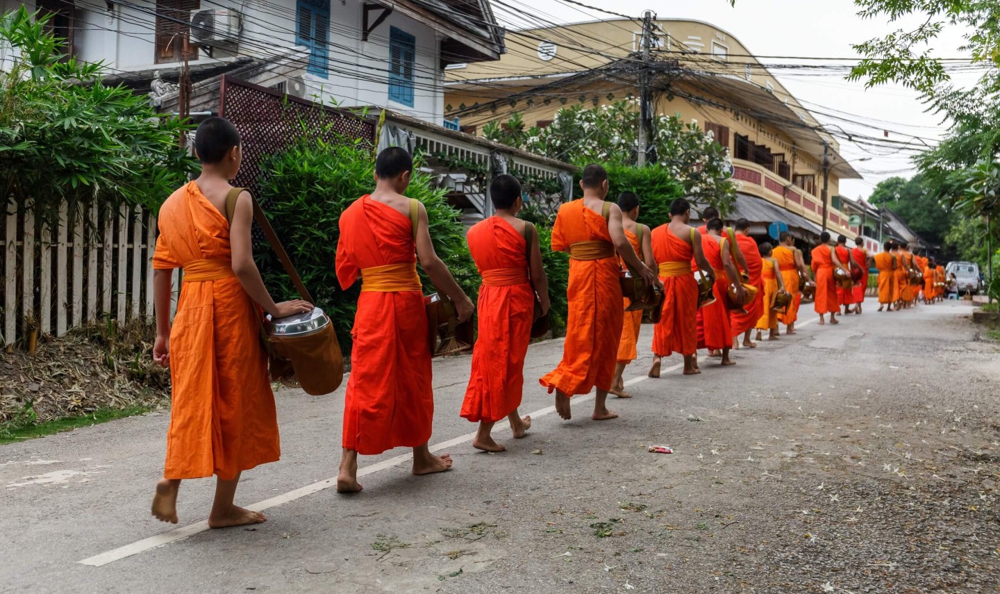 monniken-in-luang-prabang-laos-thailandtravel-1
