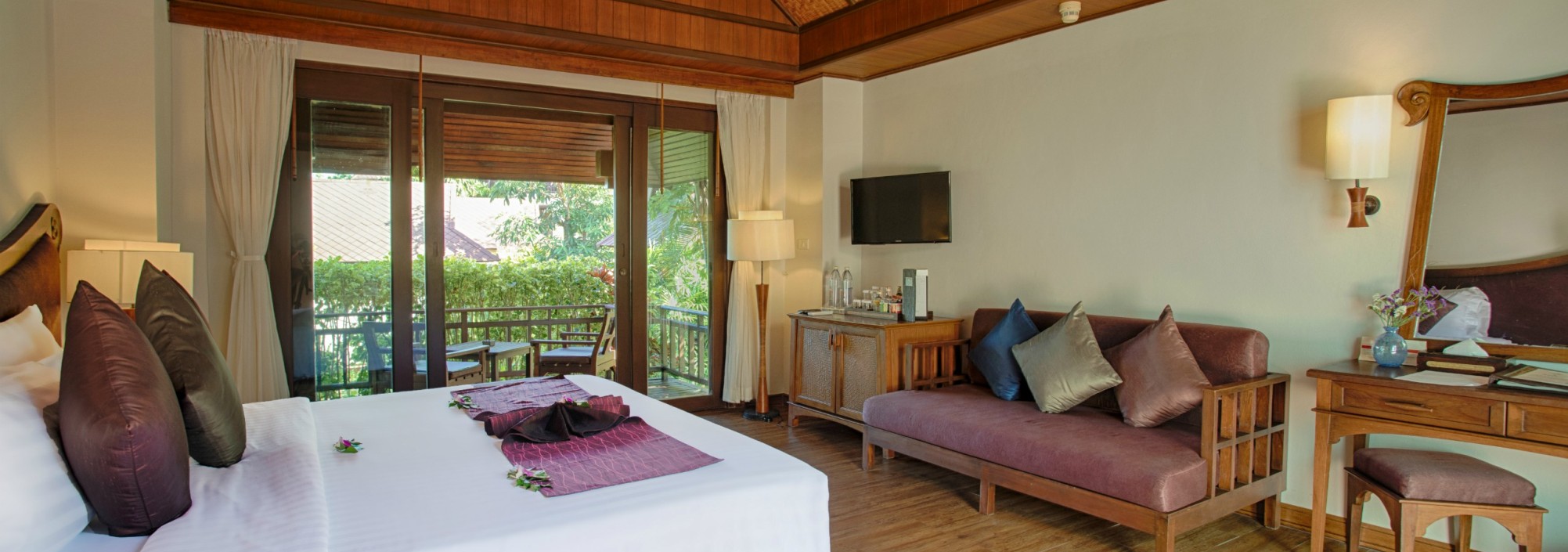nora-beach-resort-koh-samui-nora-villa-slaapkamer-thailandtravel
