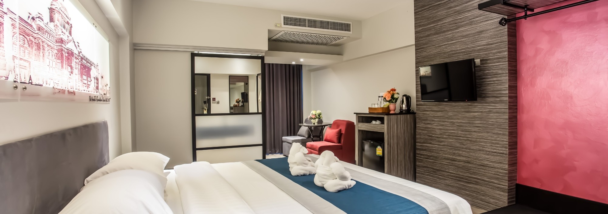 nouvo-city-hotel-bangkok-deluxe-canal-room-televisie-thailandtravel