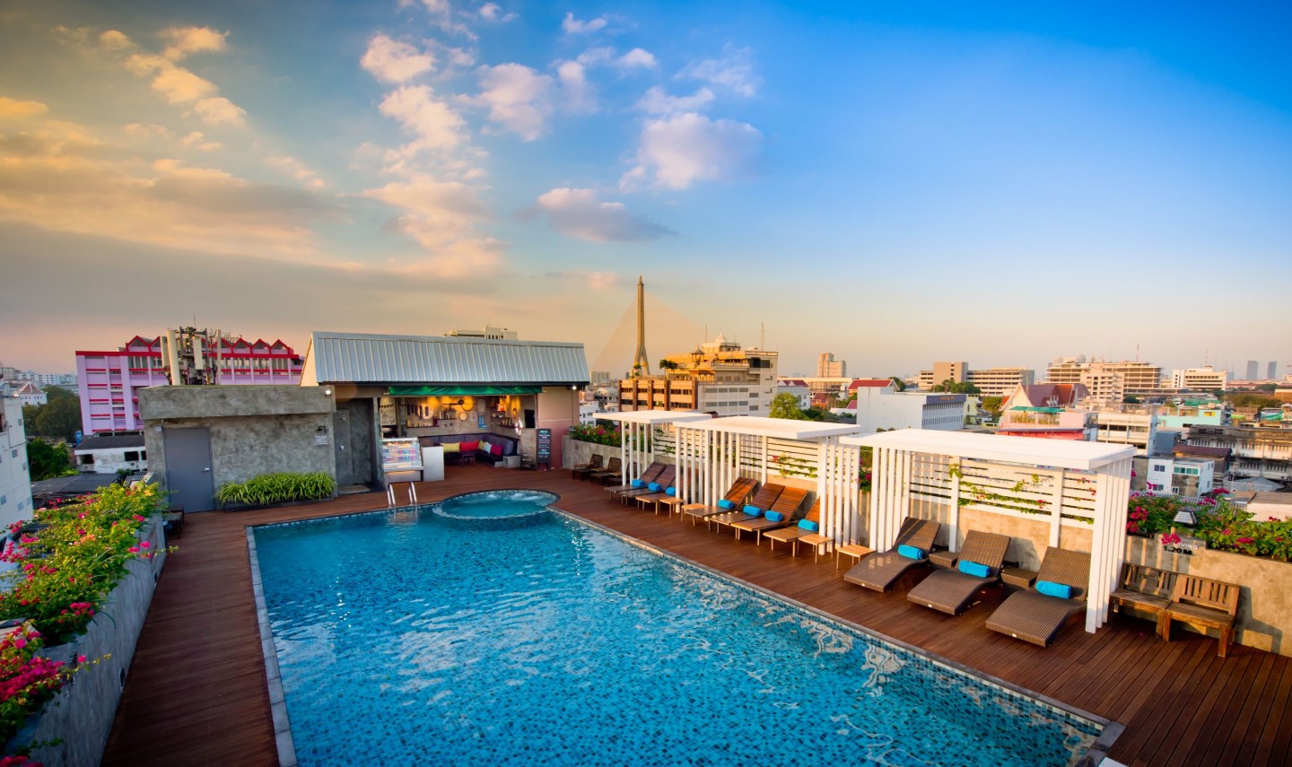 nouvo-city-hotel-bangkok-rooftop-pool-zwembad-view-thailandtravel