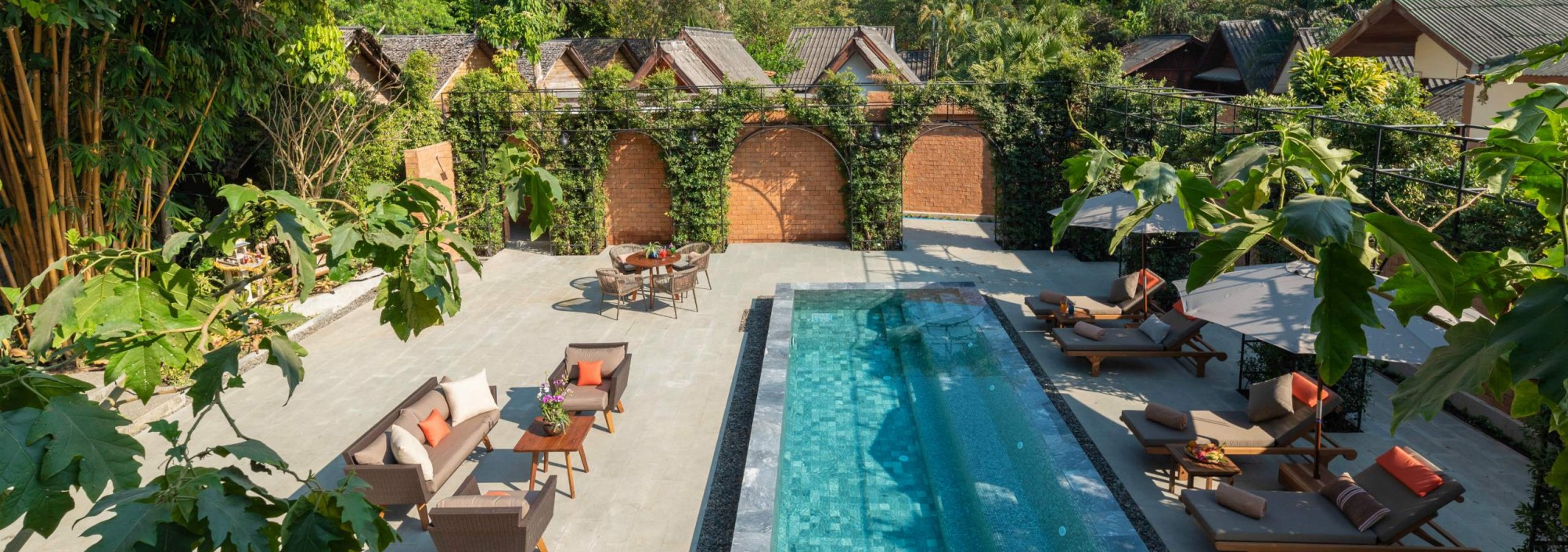 pai-village-boutqiue-resort-lanna-heritage-wing-zwembad-view-thailandtravel