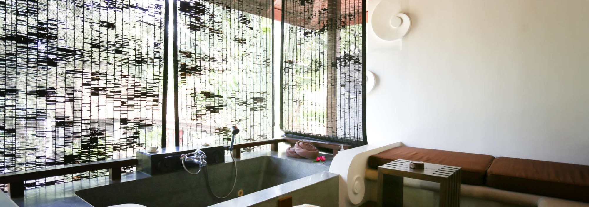 pavilion-samui-resort-deluxe-balcony-suite-balkon-bad-thailandtravel