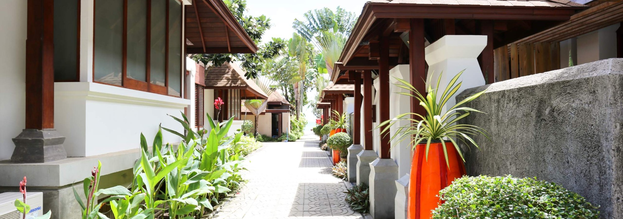 pavilion-samui-resort-deluxe-balcony-suite-tuin-thailandtravel