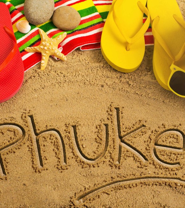 phukets-srand-zand-slippers-thailandtravel