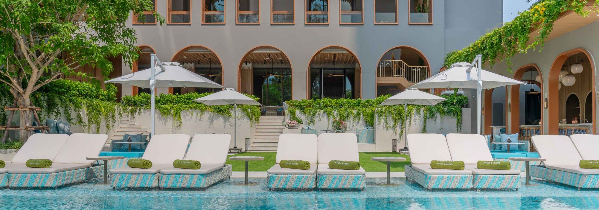 pool-melia-hotel-pattaya-thailandtravel