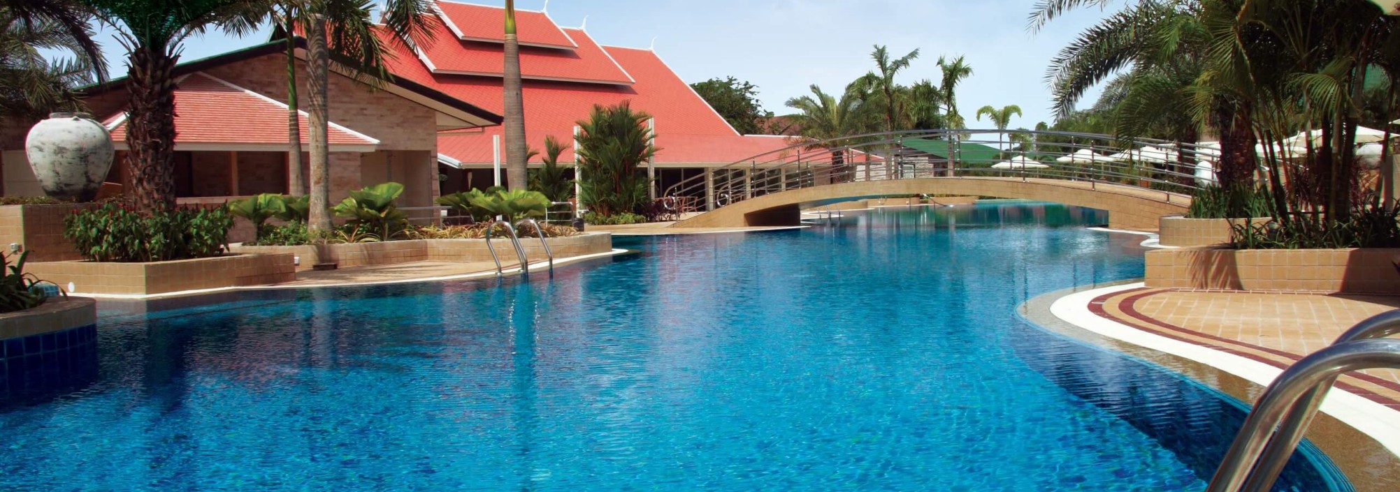 pool-thai-garden-resort-pattaya-thailandtravel
