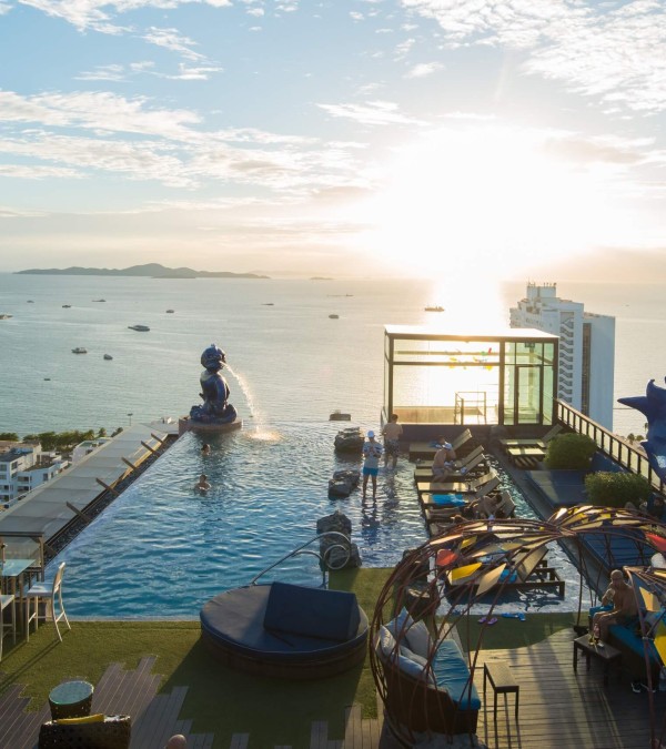 pool-uitzicht-sky-bar-siam-siam-hotel-pattaya-thailandtravel