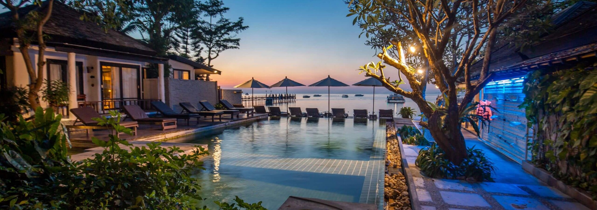 punnpreeda-beach-resort-kohsamui-restaurant-avond-thailandtravel