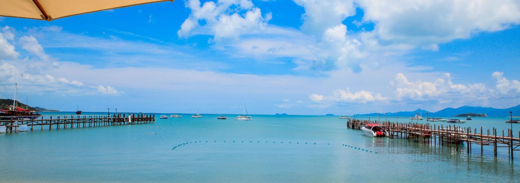 punnpreeda-beach-resort-kohsamui-strand-ligstoelen-thailandtravel